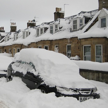 Kto odpowiada za nieodśnieżony chodnik?